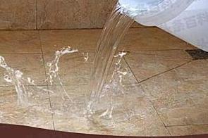 昆都仑漏水维修 免砸砖防水材料该如何施工